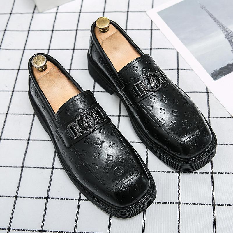 Men's Classic Simple Munch Shoes Pointed Buckle Retro Loafers British Style Business Casual Versatile Dress Shoes