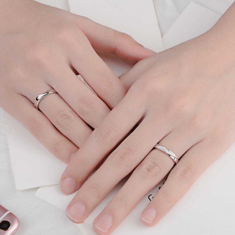 Light Luxury Mobius Strip Couple Rings Open Design Love Token Simple Fashion Men And Women Jewelry