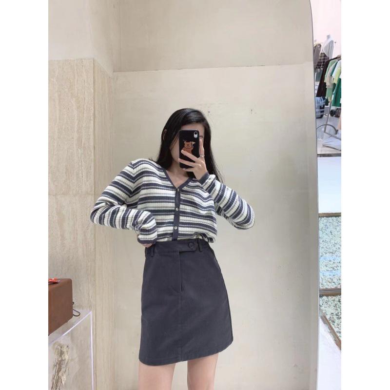 2022 Autumn Plus Size Striped V-Neck Knit Cardigan for Women - Slimming Top Outerwear for Curvy Figures