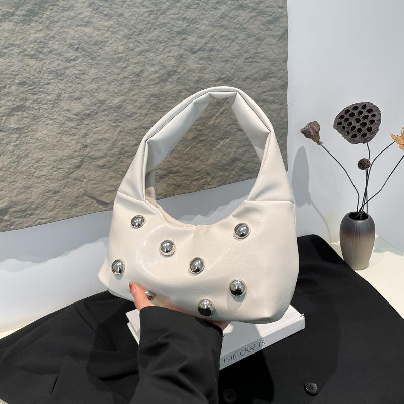 2025 New Women's Bag Korean Version of Fashion Rivets Personalized Fashion Niche Shoulder Bag Internet Celebrity Messenger Armpit Bag