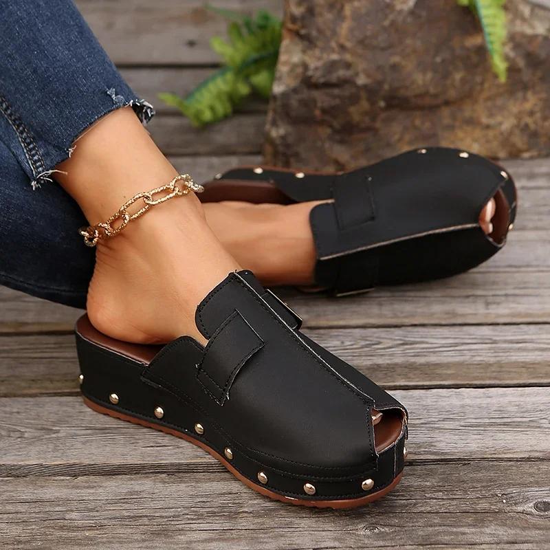 Fashion Retro Peep Toe Wedge Sandals Women Summer 2025 New Rivet Decor Platform Mules Slippers Woman Non Slip Buckle Pu Leather Slides