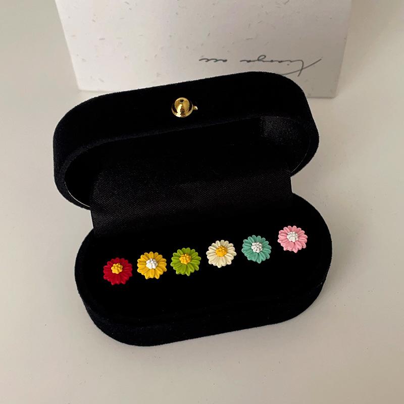 

Серьги-гвоздики Dopamine Color Spray Paint Small Daisy, набор женских, свежих и милых, простых, универсальных сережек