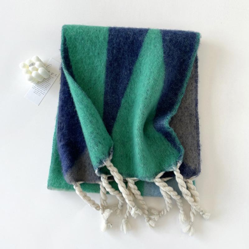 Modischer Mohairschal in passenden Farben, Damenschal in verschiedenen Farben, weich und hautfreundlich, mit Fransen, ideal für Herbst und Winter.