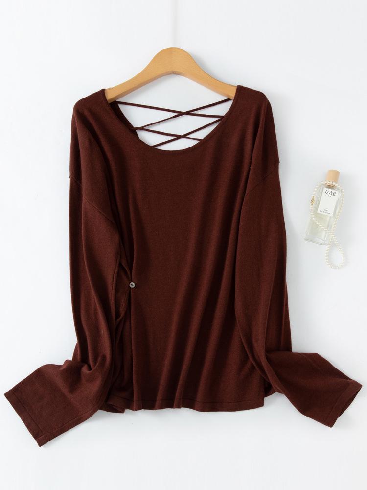 Women's Backless Knitted Pullover: Large, Round Neck, Long Sleeve, Oversized Wool Sweater