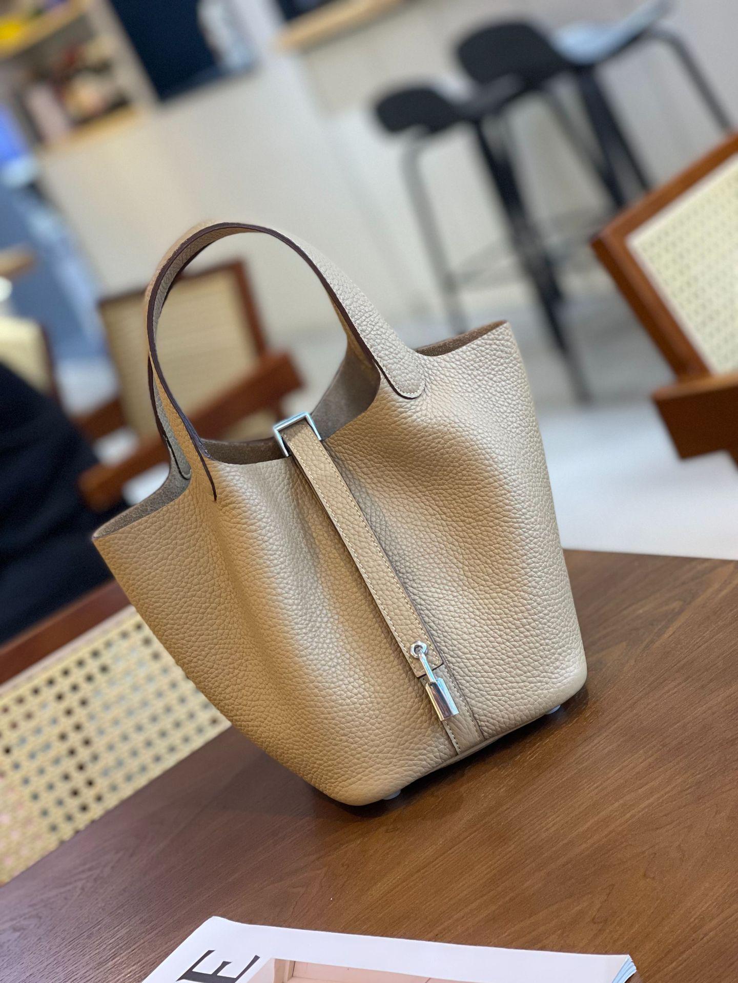 

Элегантная сумка-ведро из натуральной кожи — стильный, универсальный и вместительный дизайн корзины для овощей. 18cm