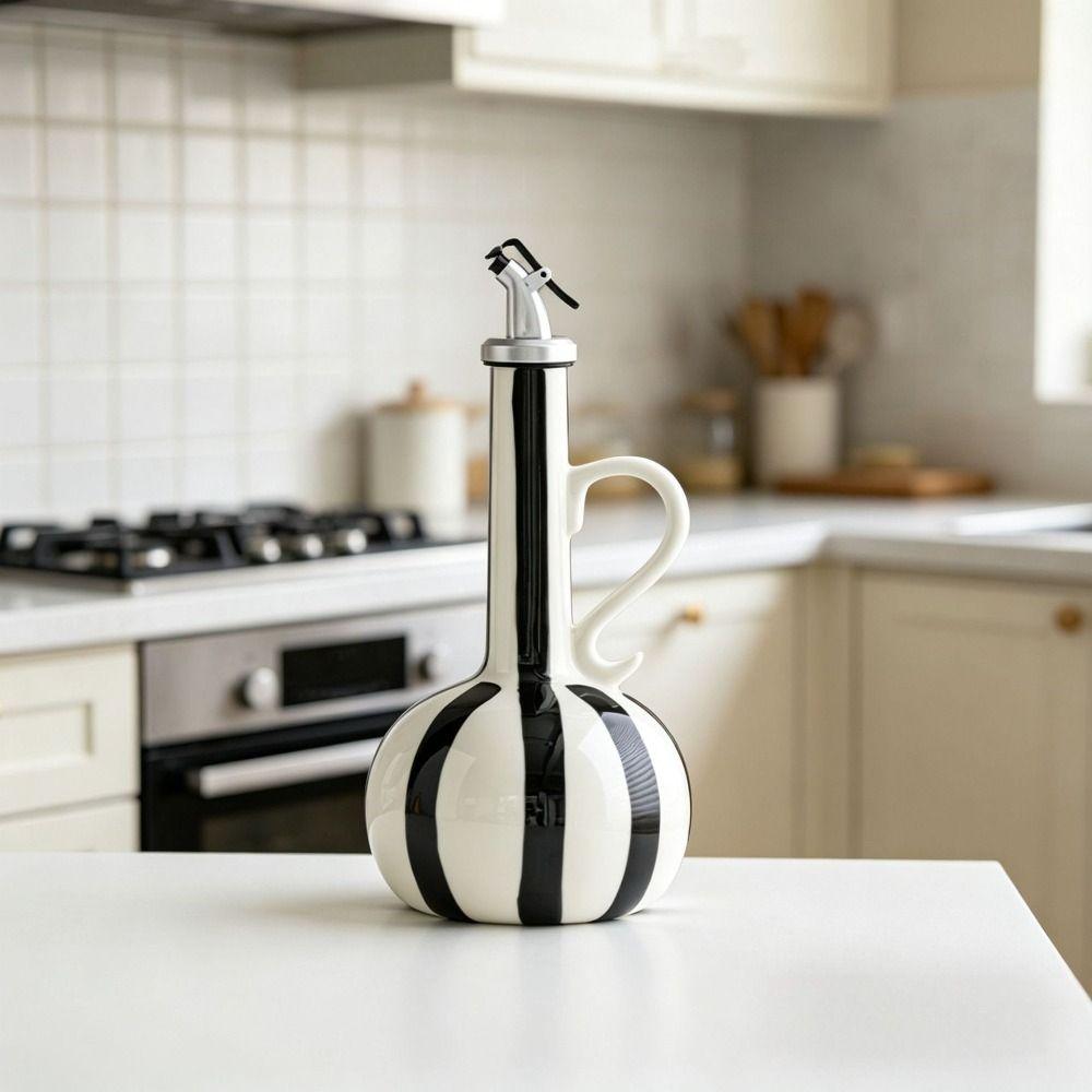 Hand-drawn Stripes Ceramic Oil Bottle Leak-Proof Olive Oil Dispenser Bottle Outdoor