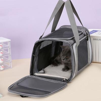 Large Capacity Pet Carrying Bag Breathable Side Ventilated Pet Travel Bag Foldable Pet Carrier Bag Transport