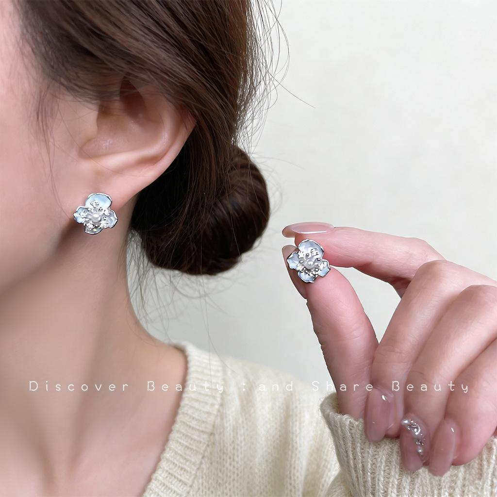 Sweet Blue Floral Enamel Stud Earrings – Korean Style Fashion for Women