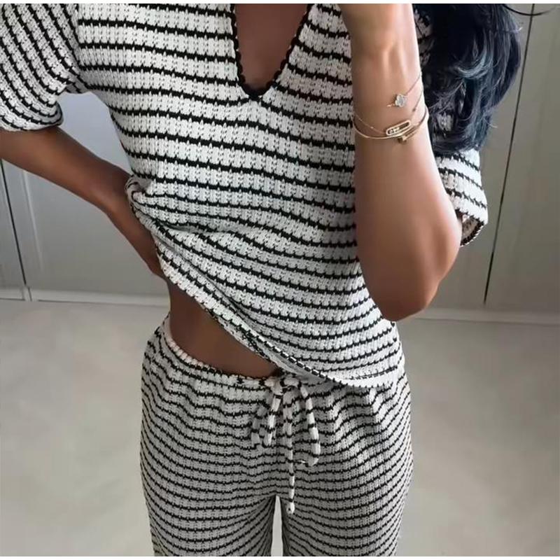 Damski teksturowany dzianinowy zestaw topu i spodni z dekoltem w serek, codzienny, wszechstronny styl, lato nowy damski zestaw ubrań z krótkim rękawem i spodniami w paski, luźny