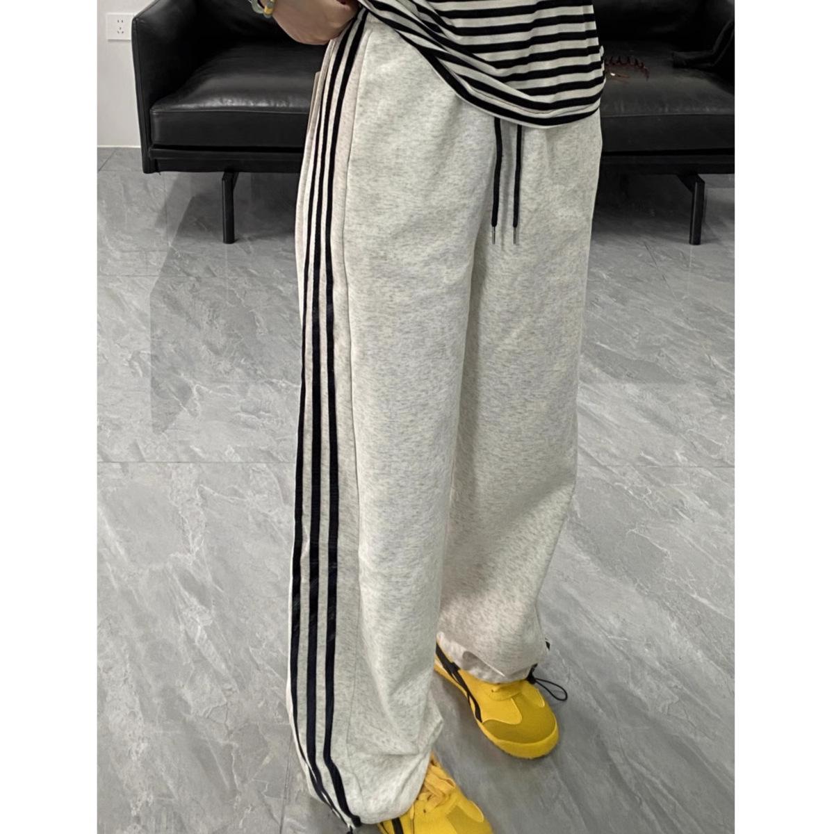 

Женские бело-серые полосатые спортивные брюки, маленького размера, широкие, коллекция весна/осень 2024 3XL