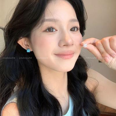 Crystal Flower Earrings Exquisite Small High-end Stud Earrings Small Fresh Simple Fashion Versatile Earrings