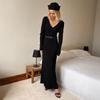 Einfarbige Langarm-Strickkleid Damen Europäisch, Amerikanisch Herbst und Winter Neu Temperament V-Ausschnitt Figurbetont Hüftumhüllend Strickkleid