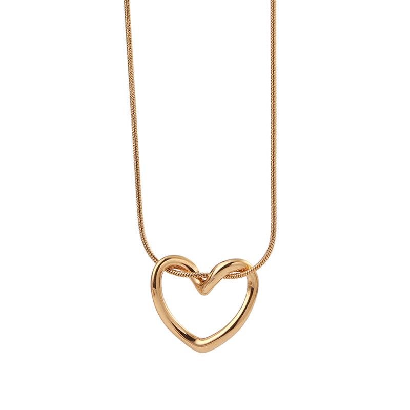 French Fashion Temperament Hollow Love Necklace Personalized Design Titanium Steel Necklace Women Do Not Fade Versatile