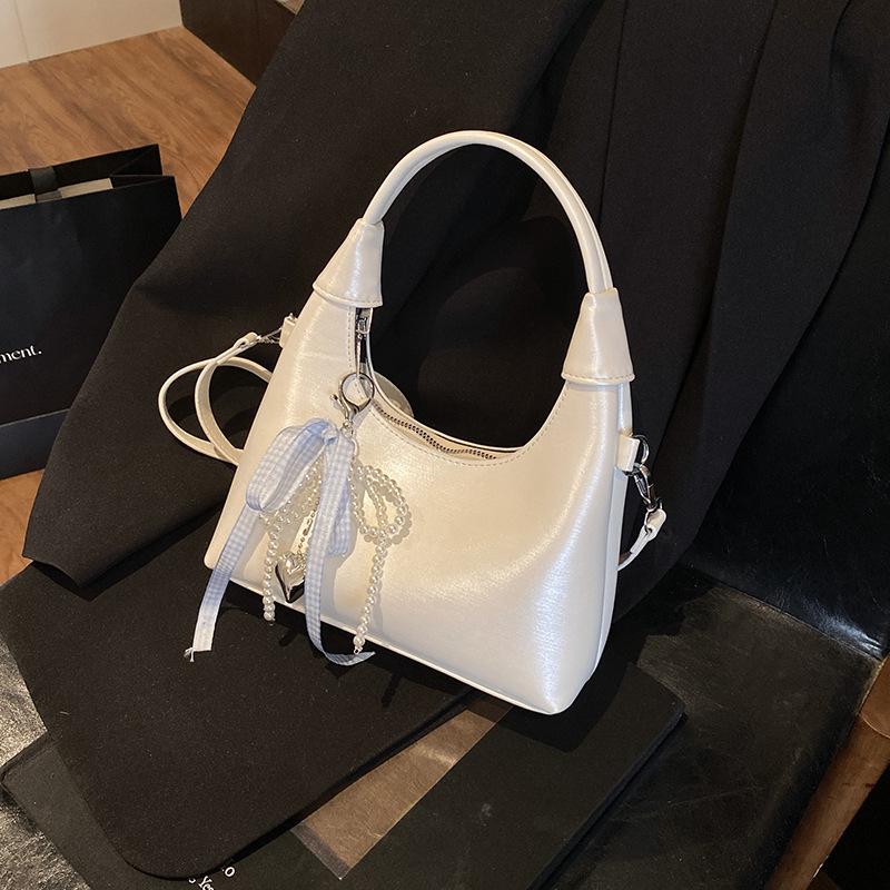 Fashion casual texture niche bag women's 2025 new armpit bag versatile shoulder messenger bag commuter handbag