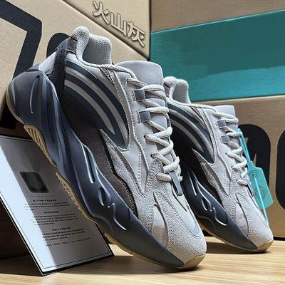 Sapatos de pai Coconut 700V2 branco cinza plataforma leve masculinos modernos retrô refletivos esportivos casuais femininos 2025
