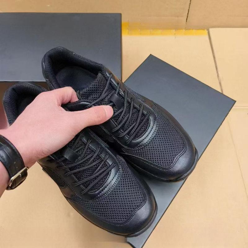 

Black running shoes wear-resistant low-top training shoes men s and women s black military training shoes light training shoes wear-resistant 46