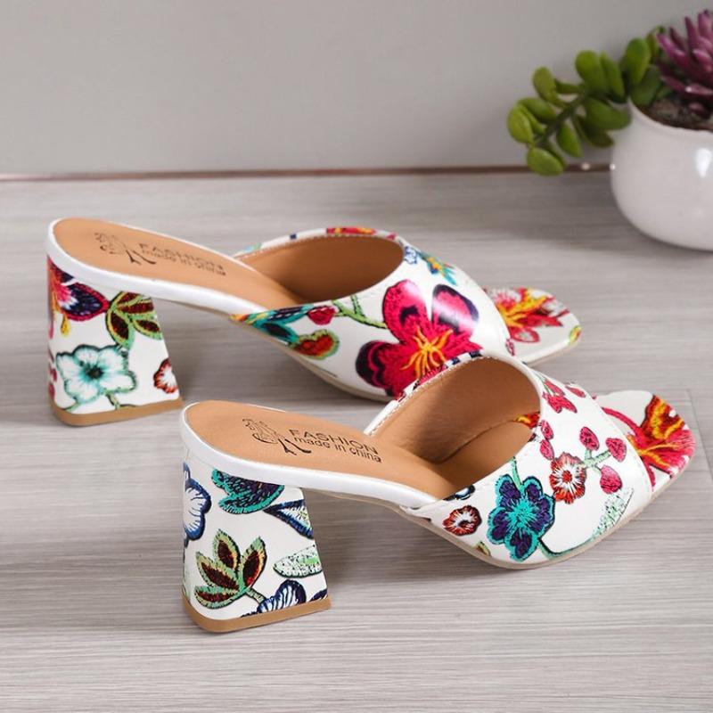 Large size thick heel slippers women's summer wind printing fashion outdoor square head high heel cool slippers women