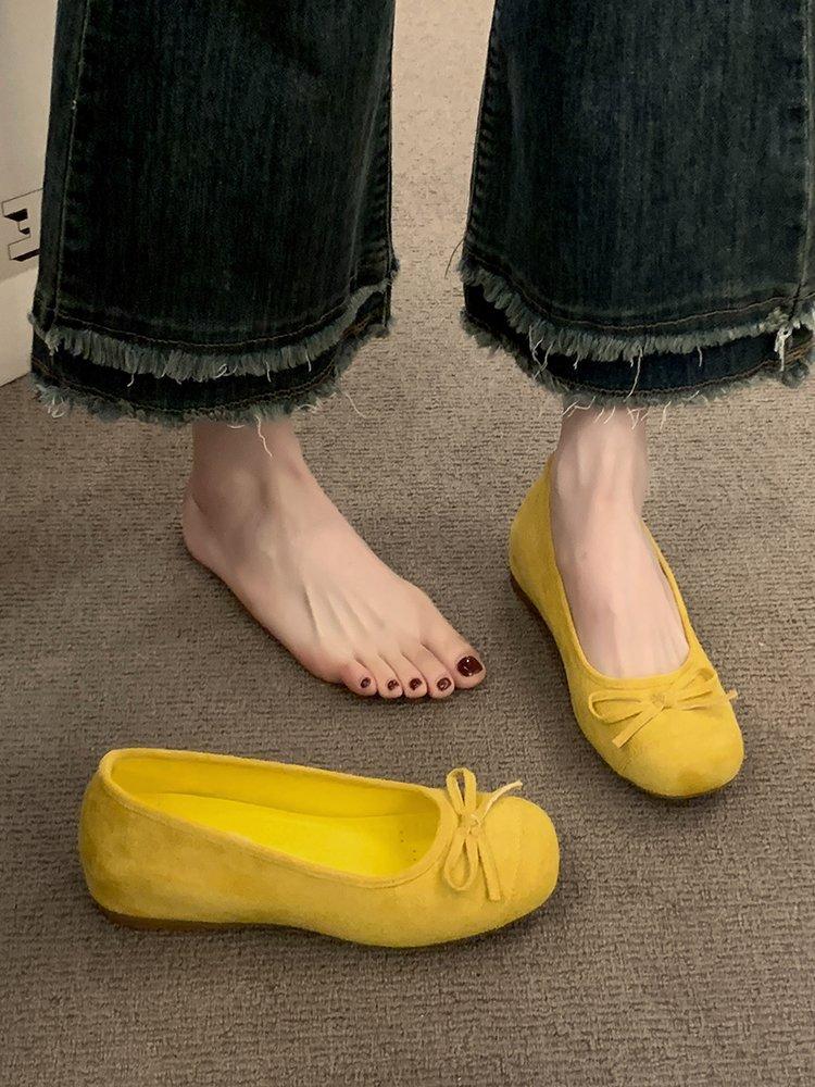 

French evening wind suede flat ballet shoes women s 2025 new spring temperament red with skirt light mouth single shoes 35