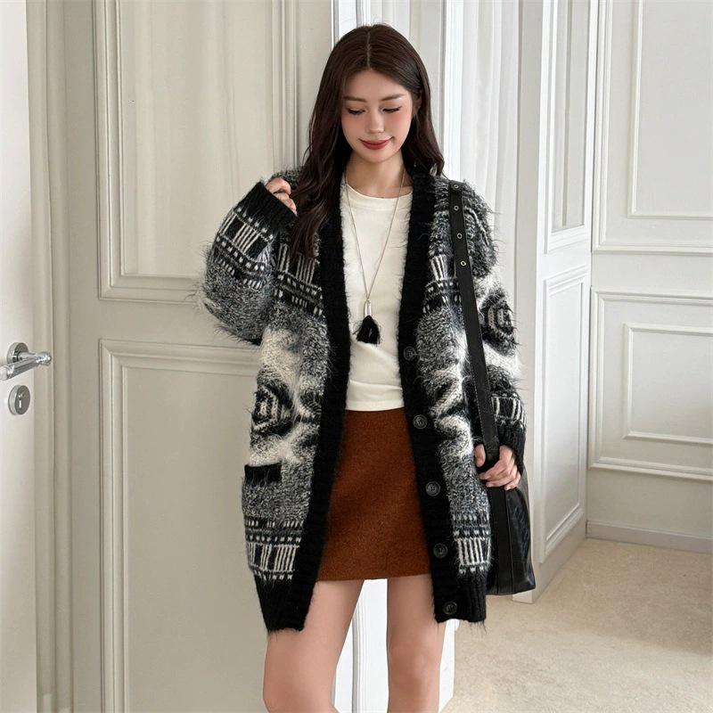 European & American Style Color Block Knitted Cardigan - Women's Mid-Length Autumn/Winter Sweater Coat