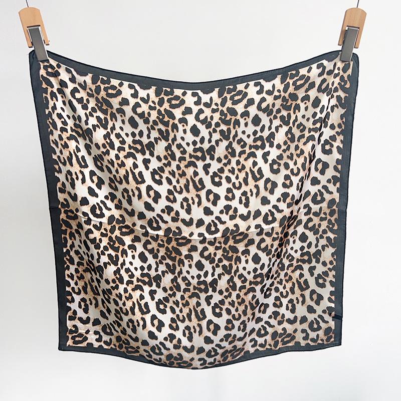Retro Leopard Print Small Square Scarf Fashionable Versatile Scarf Spring Thin Small Silk Scarf Decorative Scarf Headband Headscarf Women