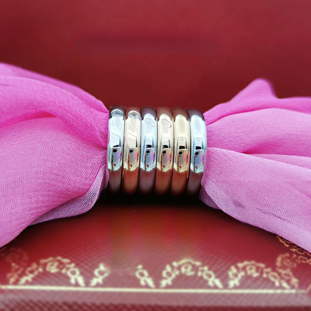 Dárkové diamantové prsteny pro páry a páry s moderními prsteny