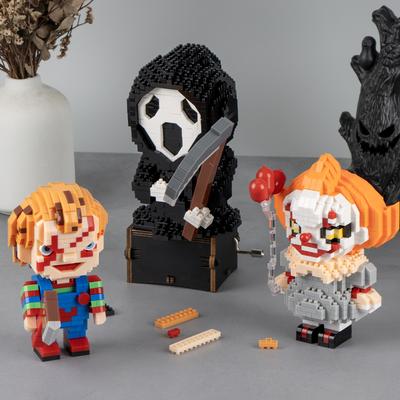 “Blocchi da costruzione di Halloween a tema Halloween: Clown della morte e scene horror fatti a mano – gioia festiva creativa per i bambini!"