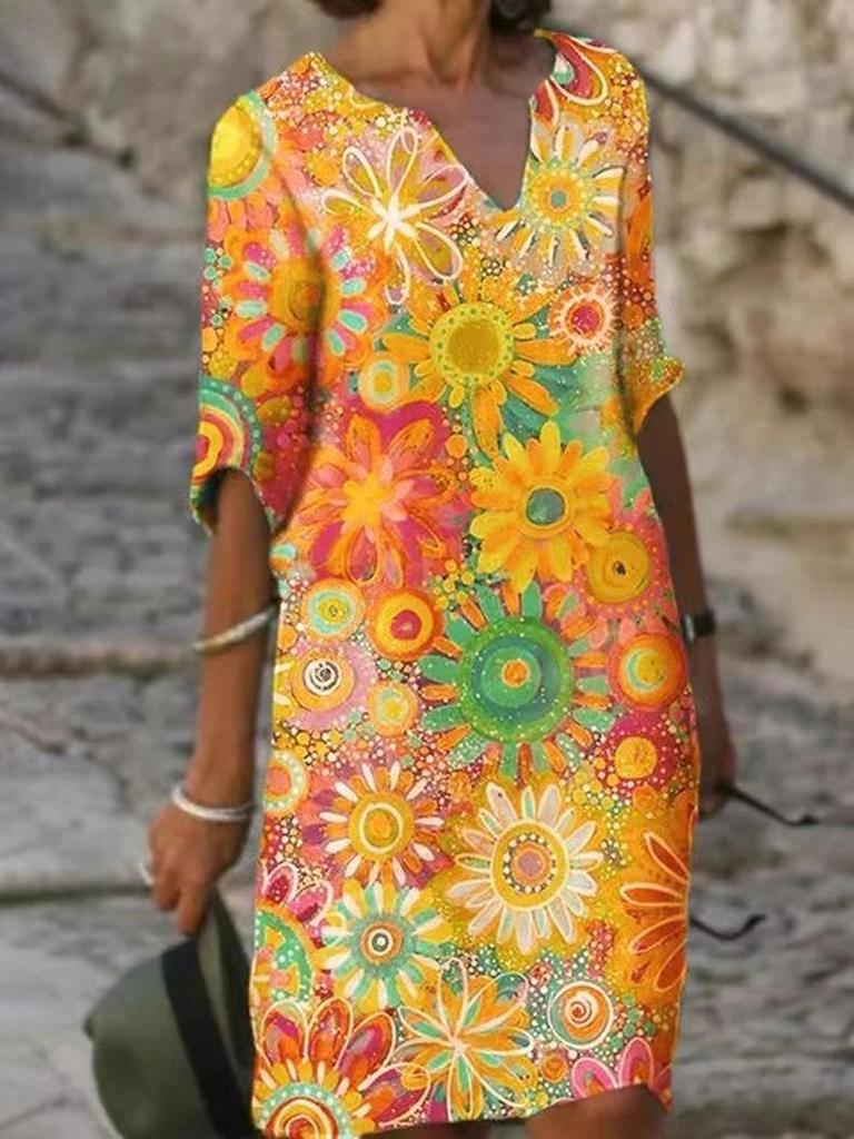 2025 Spring/Summer V-Neck Retro Print Dress for Middle-Aged Women