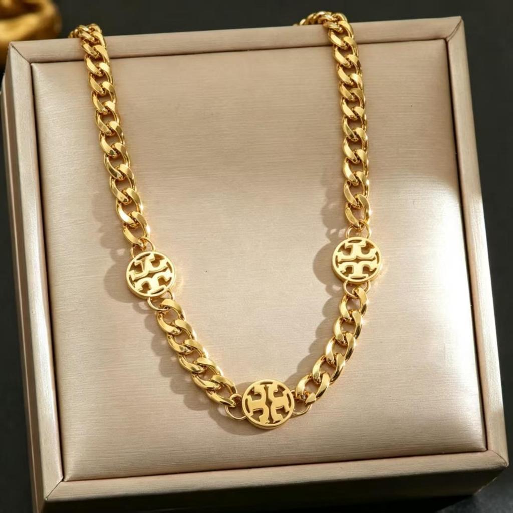 Elegant 18K Plated Titanium Steel Cross Necklace for Women - Light Luxury Clavicle Chain That Resists Fading