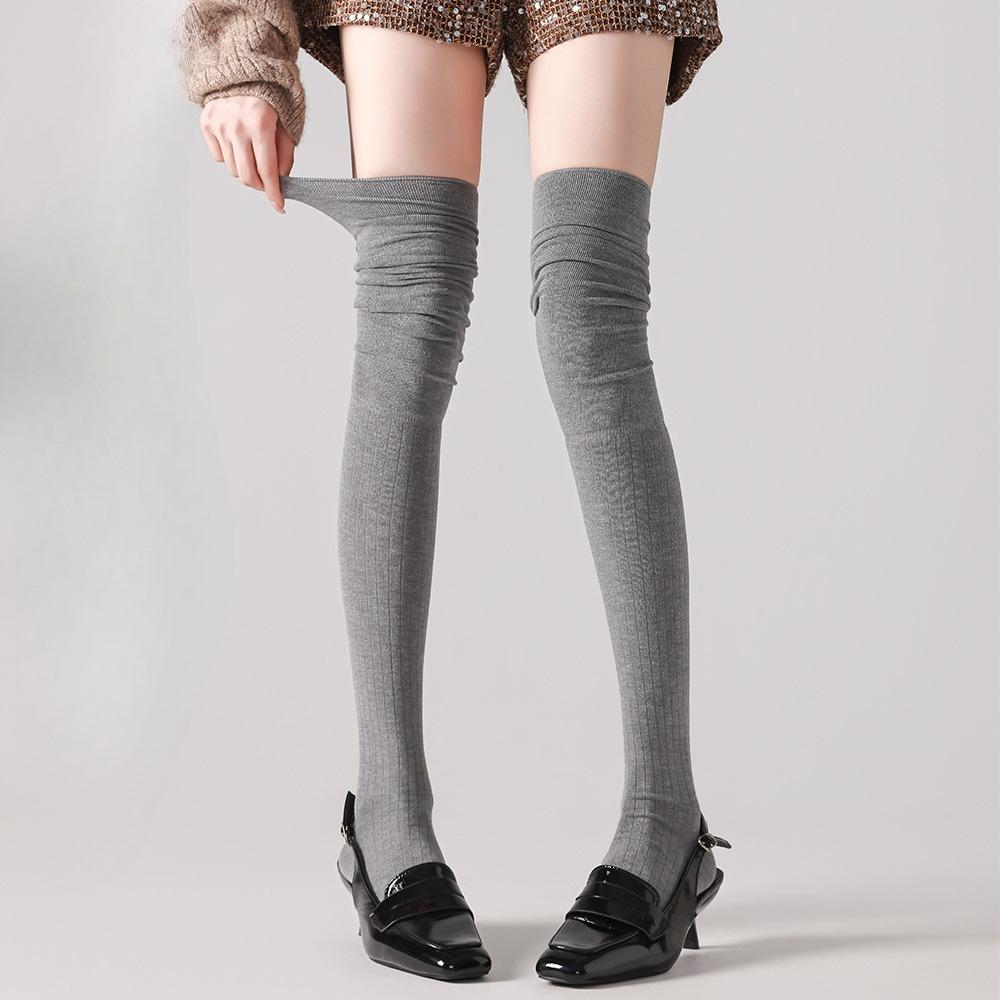 Woolen Knee-high Pile-up Socks Are Thick and Warm, Paired with Skirts. Warm Thigh-high Socks Are Paired with Boots and Long Socks