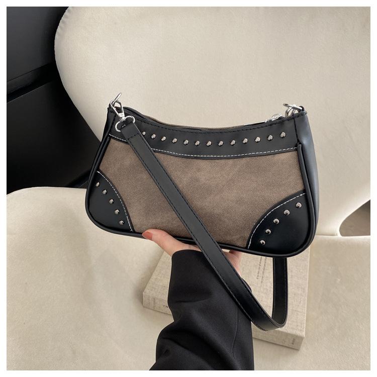 

Rivets retro casual matte texture 2024 new foreign style color matching fashion crescent bag underarm shoulder bag women темно-коричневого кольору
