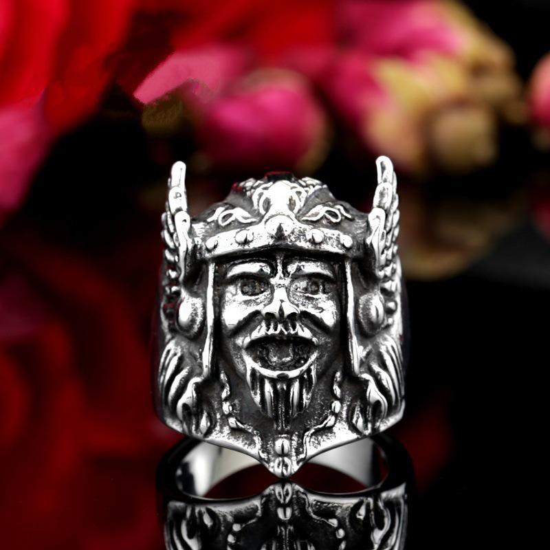 

Чоловіча каблучка з вікінгом 13