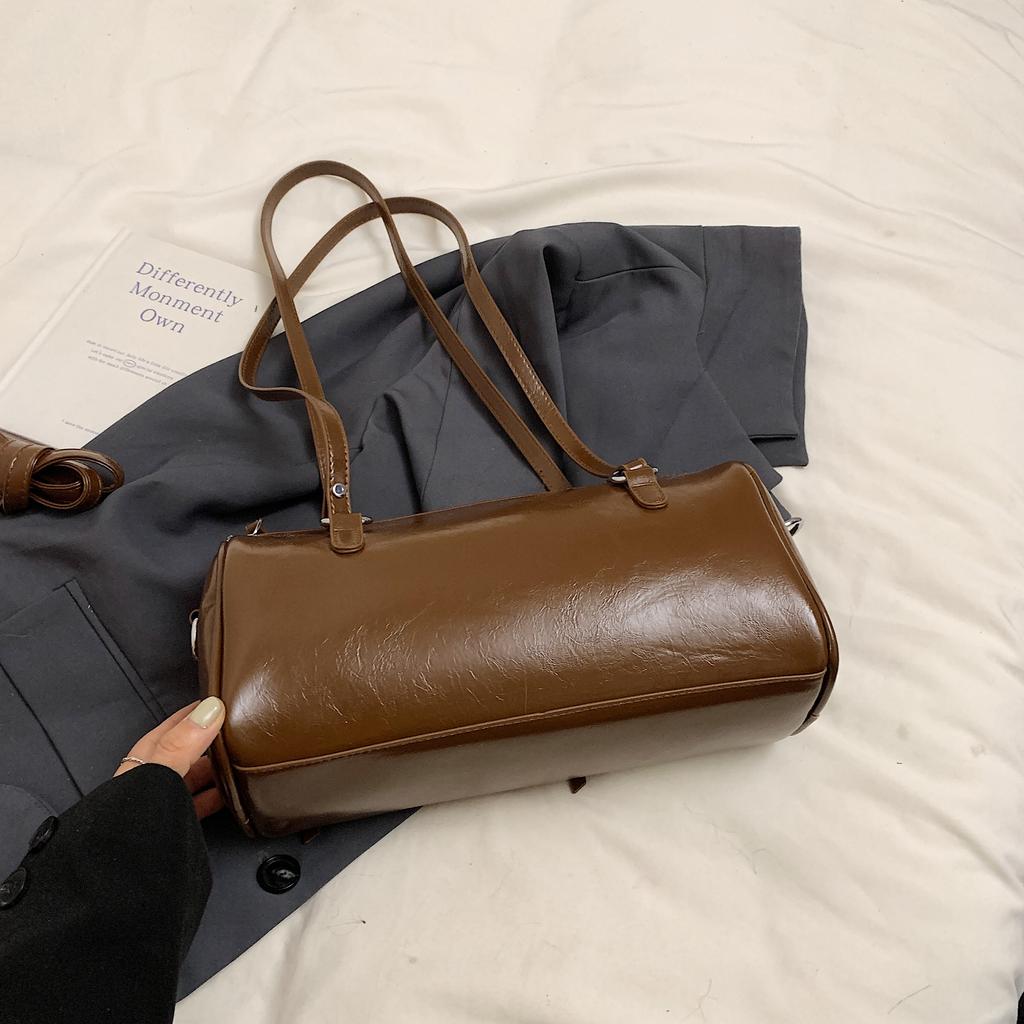 Autumn and winter retro large-capacity bright hand-held messenger bag casual fashion lady shoulder bag