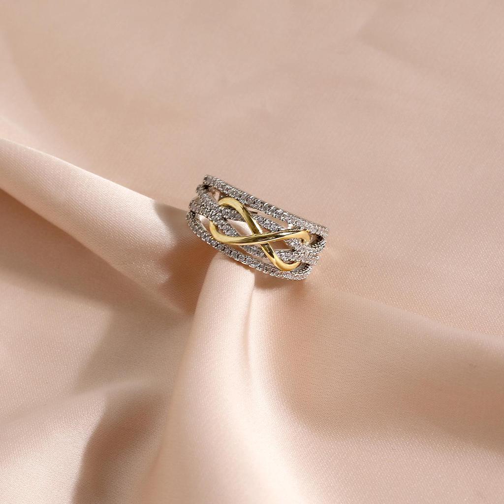 Exquisite Two-Tone 8-Shaped Commitment Ring with Shiny Diamond Inlay - Gold and Silver Eternal Symbol