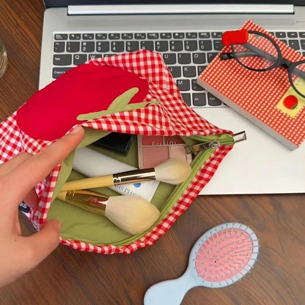 Sac à Maquillage Polyvalent à Carreaux Rouges Tomate Grande Capacité Trousse de Toilette de Voyage Étui à Cosmétiques Léger Sac pour Rouge à Lèvres et Écouteurs