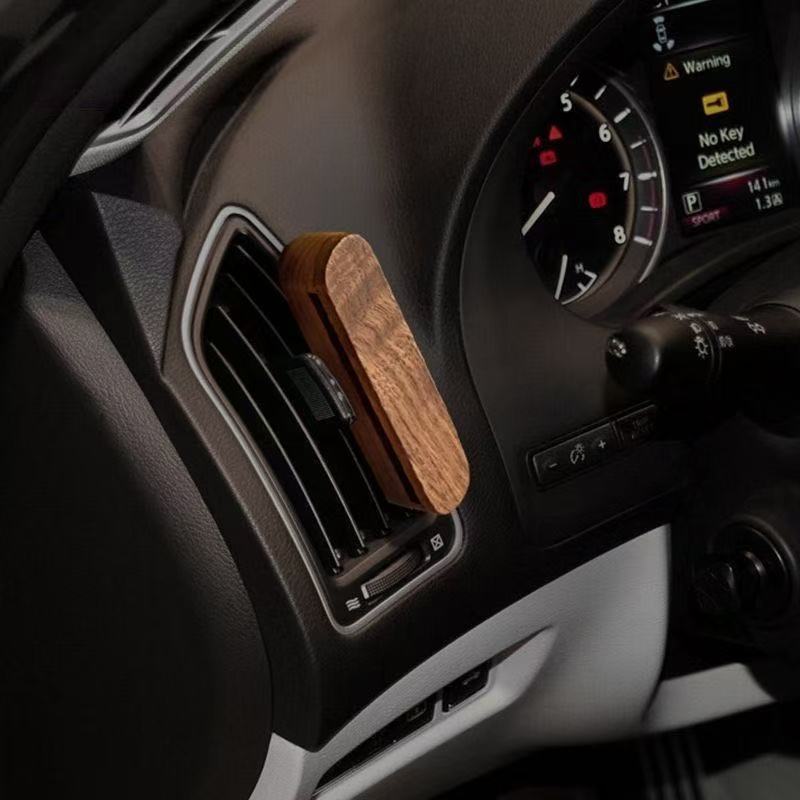 Auto Air Outlet Perfume Freshener Car Aroma Diffuser Vent Clip Wood Essential Oil Aromatherapy Holder with Fiber Diffuser Sticks