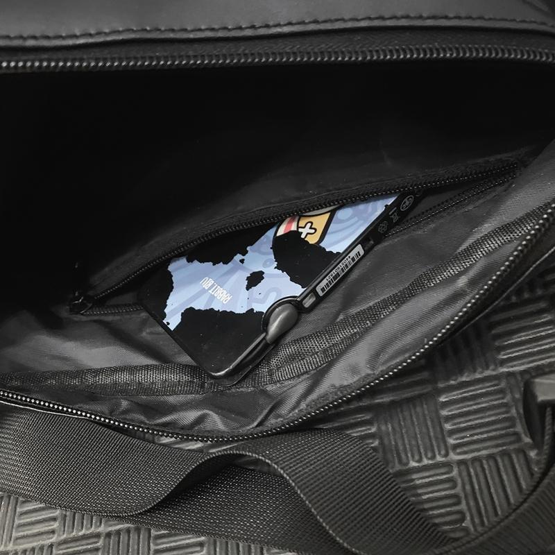 Crossbody-veske Sportsveske for menn med stor kapasitet brystveske for kvinner