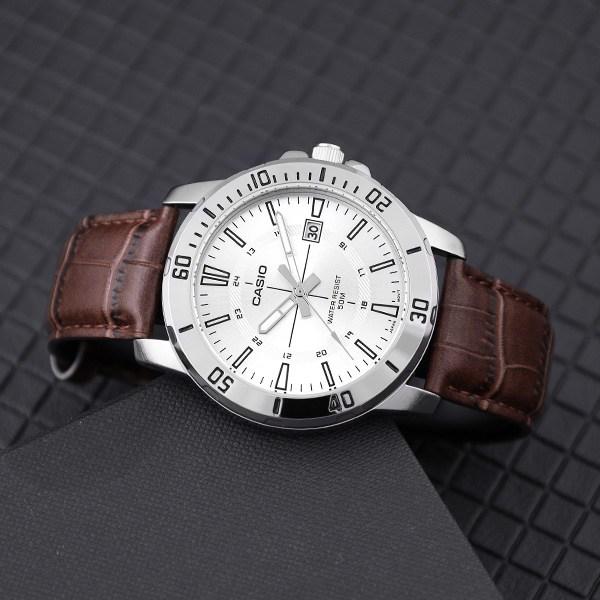 Casio Men's Daily Diver Suit Casual Metal Leather Wristwatch