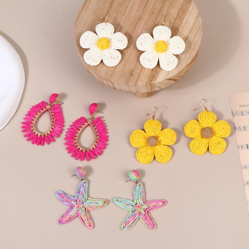 Exaggerated Handmade Retro Rattan Raffia Geometric Earrings Ethnic Style Summer Beach Women'S Tassel Earring