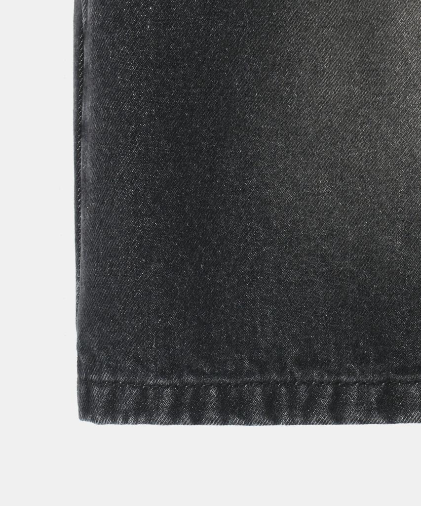 INDUST One-Pleat Carpenter Bermuda Denim Half Pants_Black