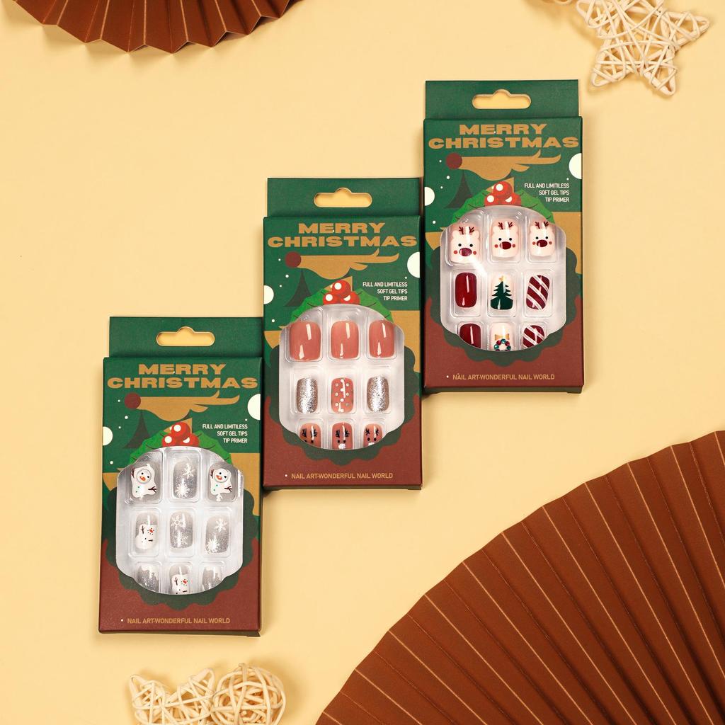 Trendy Christmas Wearable Nail Art: False Nail Tips & Stickers