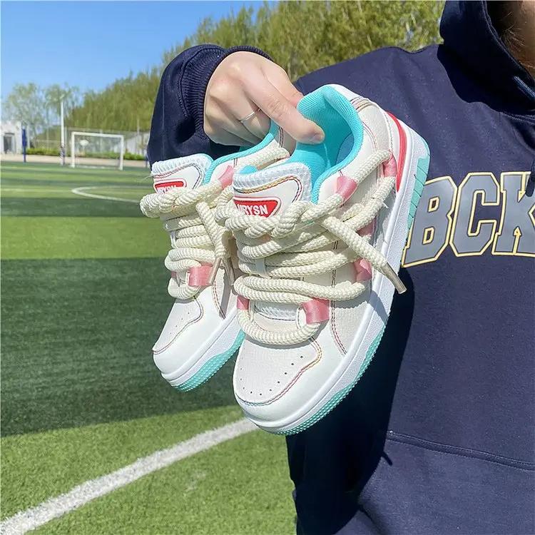 

Модные женские теннисные кроссовки для отдыха на открытом воздухе, удобные туфли на платформе с толстой подошвой, повседневные спортивные базовые женские вулканизированные туфли 2024 года, новые 40