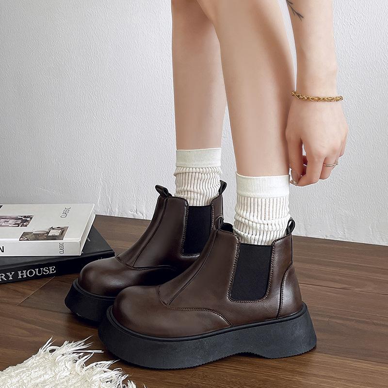 

Горячие продажи Обувь на толстой подошве 2025 Британский стиль Ретро Трендовые Крутые С небольшим увеличением роста Короткие ботинки Модные и Универсальные 35 коричневый