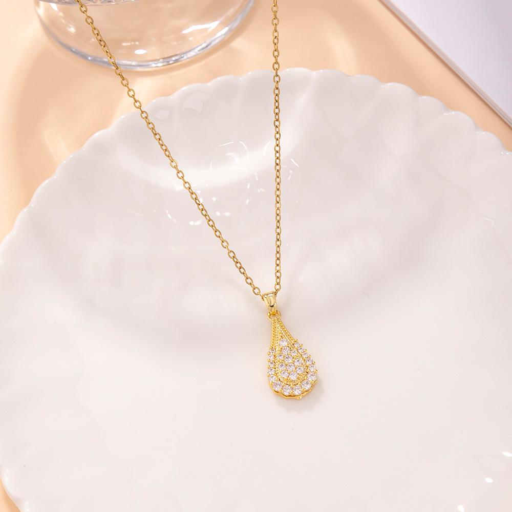 Dámský luxusní náhrdelník s přívěskem z titanové oceli, celý osázený mikro-osazenými diamanty