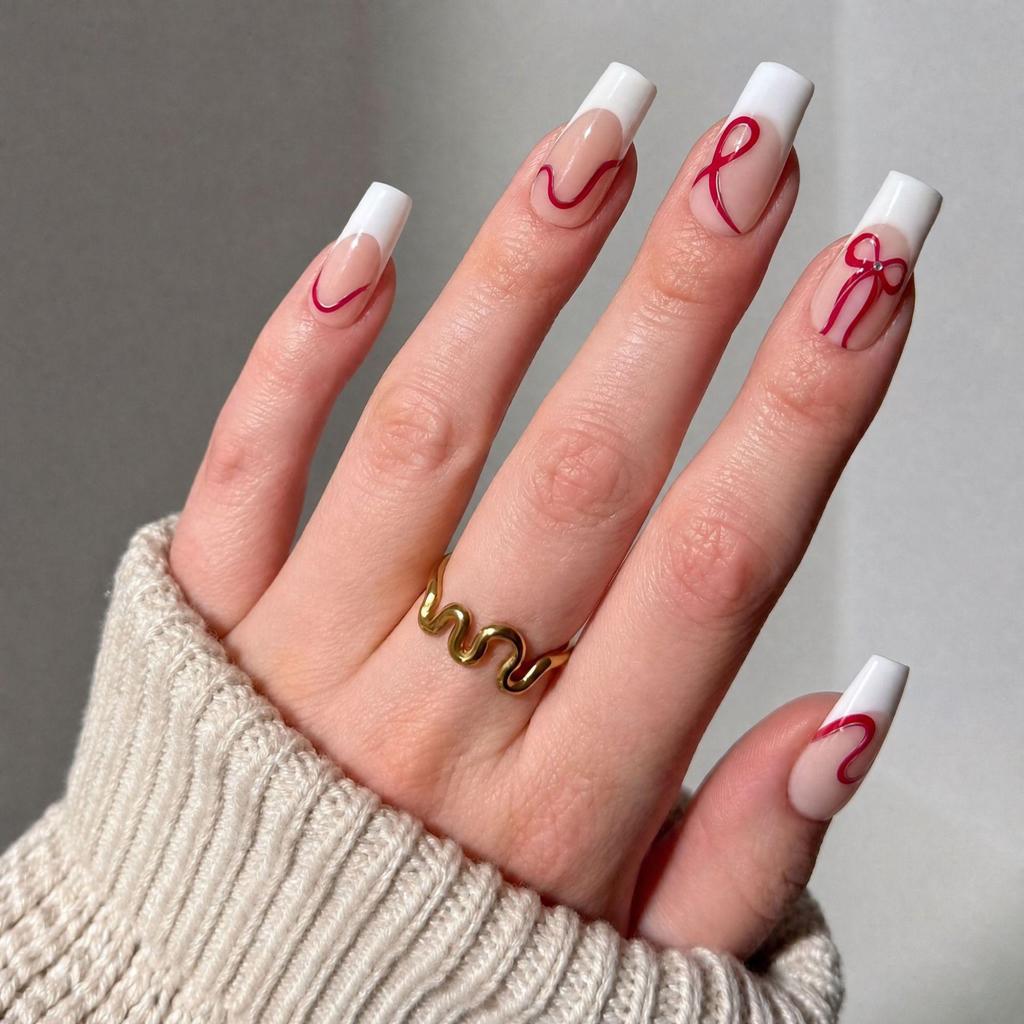 Hochwertige tragbare künstliche Nägel im Mandel-Nude-French-Stil – mittellange und lange Nagelspitzen