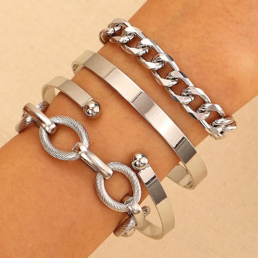 Set de Pulseras de Diamantes de Aleación: Pulseras Punk Apilables de Estilo Europeo y Americano para Mujer (4 piezas)