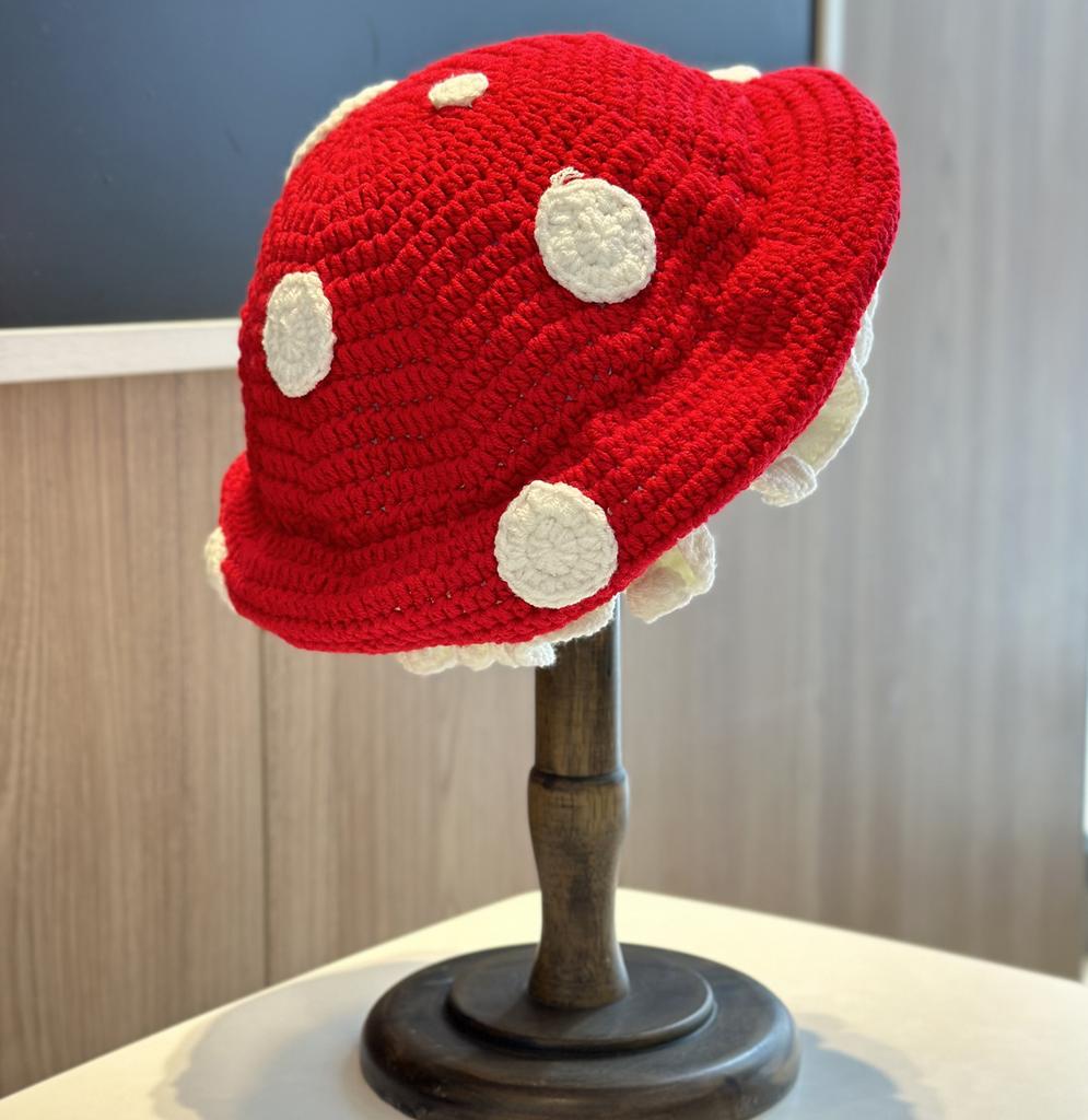 Korean Sweet And Cute Mushroom Beret Women Hand-Crocheted Polka Dot Lace Crochet Wool Hat Autumn Winter Warm Knitted Painter Hat