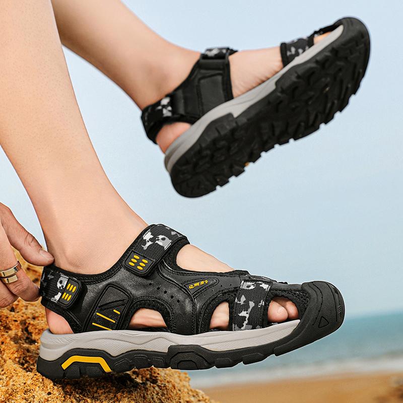 Fashion Summer Men Sandals Leather Casual Shoes Outdoor Protective Toe Leather Sandals Breathable Cool Hollow Out Beach Shoes Size 38-46