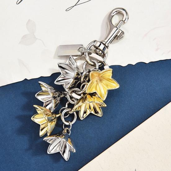 Schlüsselanhänger Anhänger Glockenblumen Design Schlüsselanhänger mit glänzenden Metallschnallen Karabinerhaken Taschen Schlüssel Koffer Geschenk Zubehör