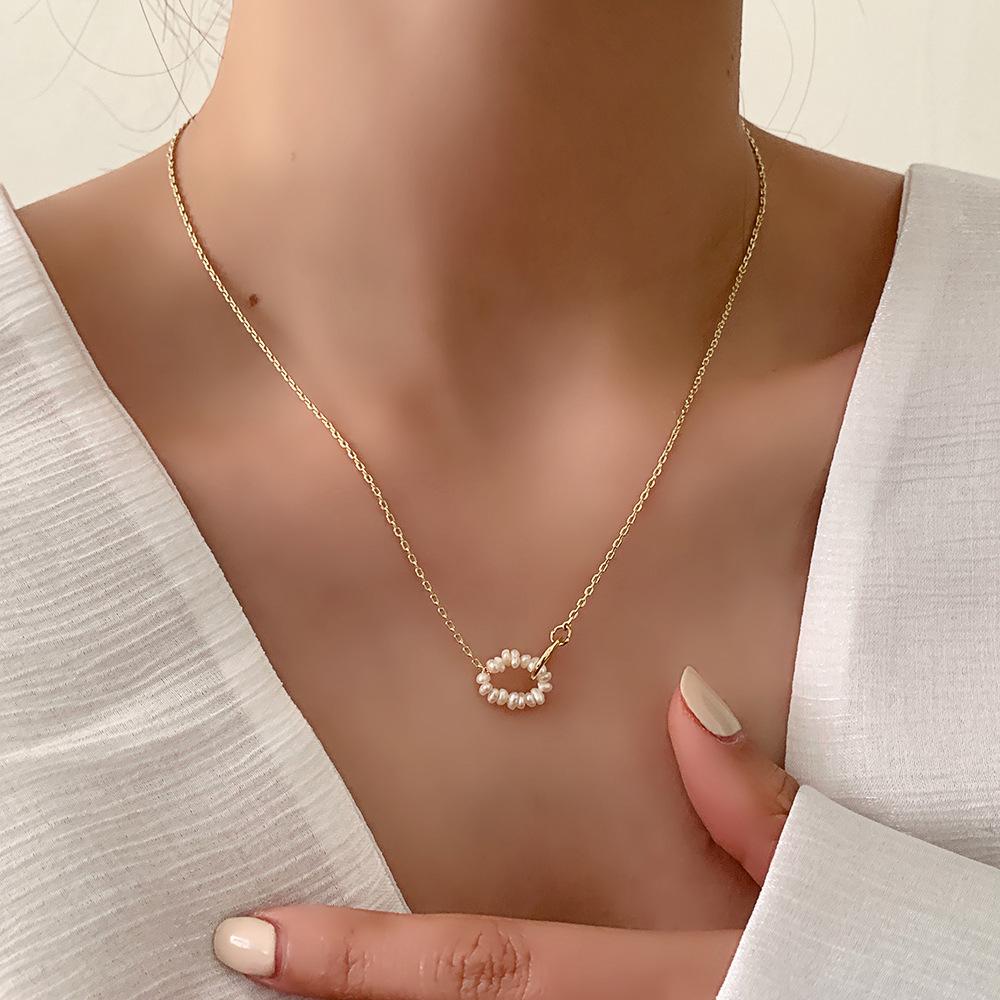 Dongdaemun natural pearl necklace simple metal cold wind personality temperament clavicle chain short URL accessories