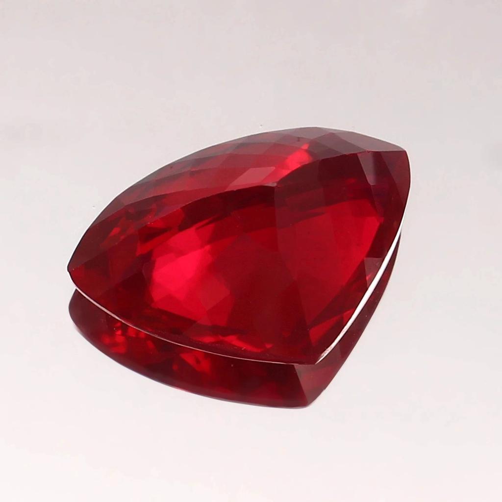 Natural 11 Ct Blood Red Ruby Trillion Cut Certified Gemstone for jewellery